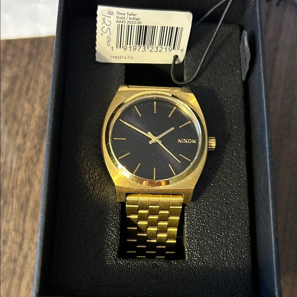 Nixon Gold and Black Men's Watch - Picture 1 of 7